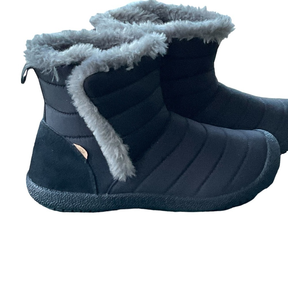 LAMO NWT Weather-Resistant Alina Bootie - Size 8